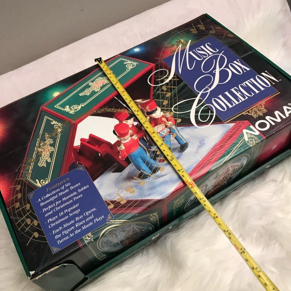 Vintage Noma Music box Christmas Collection plays 18 songs animated. - Picture 6 of 16